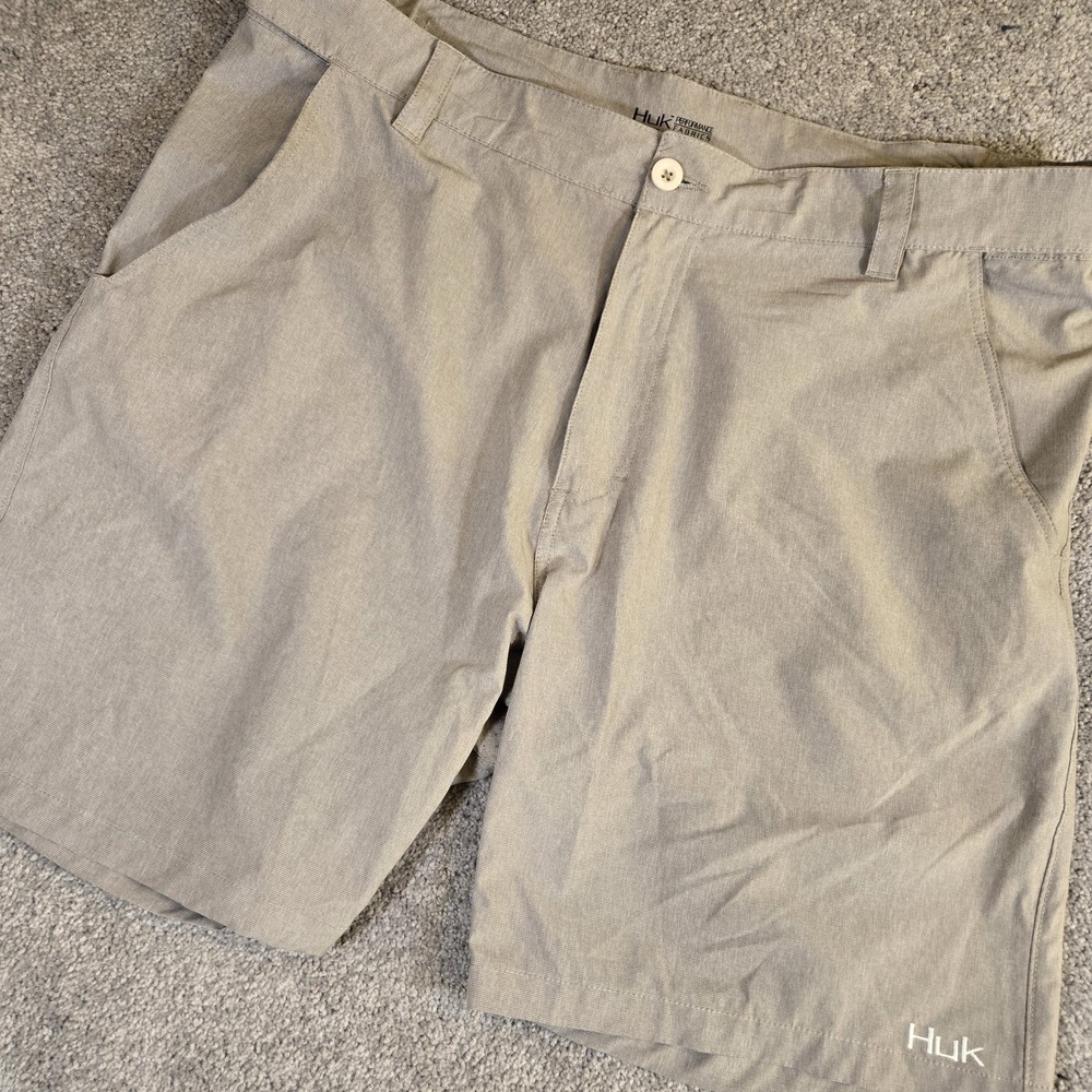 Huk Mens 2XL Gray Stretch Outdoor Fishing Lightweight 8 Inch Shorts Pockets